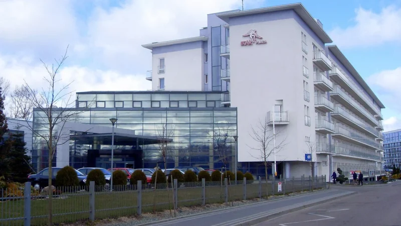 Hotel z basenem czy blisko plaży — wybór dla rodzin aktywnych