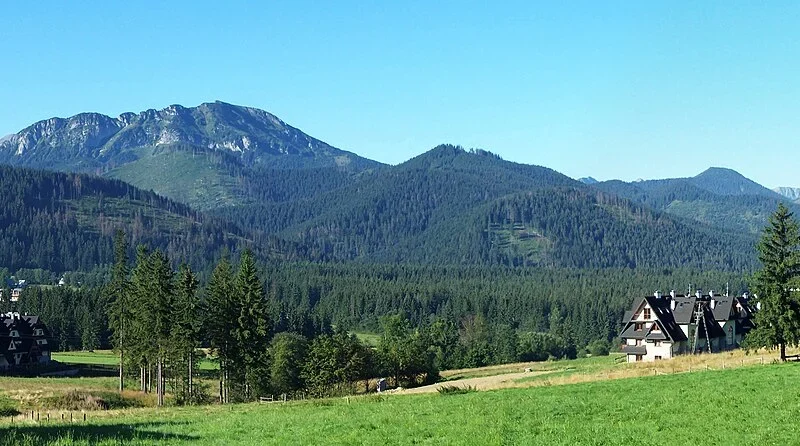 Noclegi w Zakopanem i na Podhalu – gdzie szukać i jak wybrać