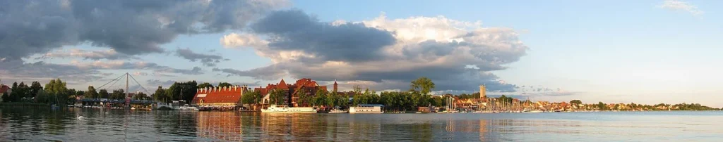 Panorama Mikołajek od strony Jeziora Mikołajskiego