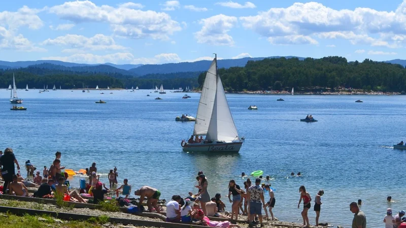 Pomysły na długi weekend nad jeziorem — plan i rezerwacje